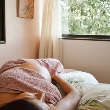 Massage femme enceinte -soins grossesse - périnatalité - Happy Cabana - isère